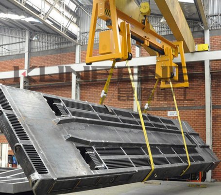 卡车车轴行车翻转机应用